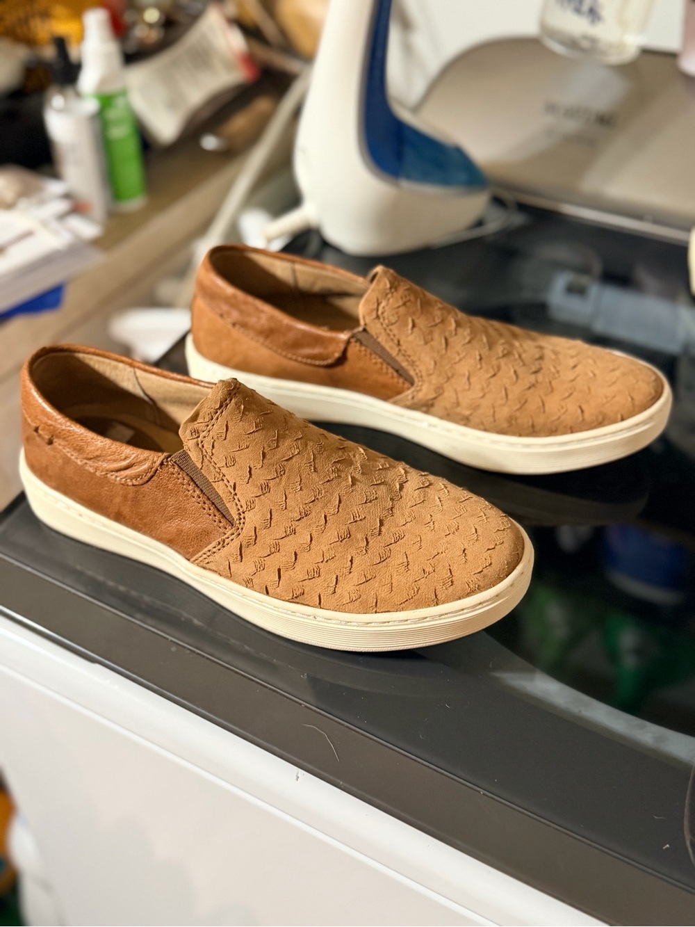 NWOB Söfft Women’s Size 8 M Tan Leather Woven Slip-On Sneakers Comfort Shoes